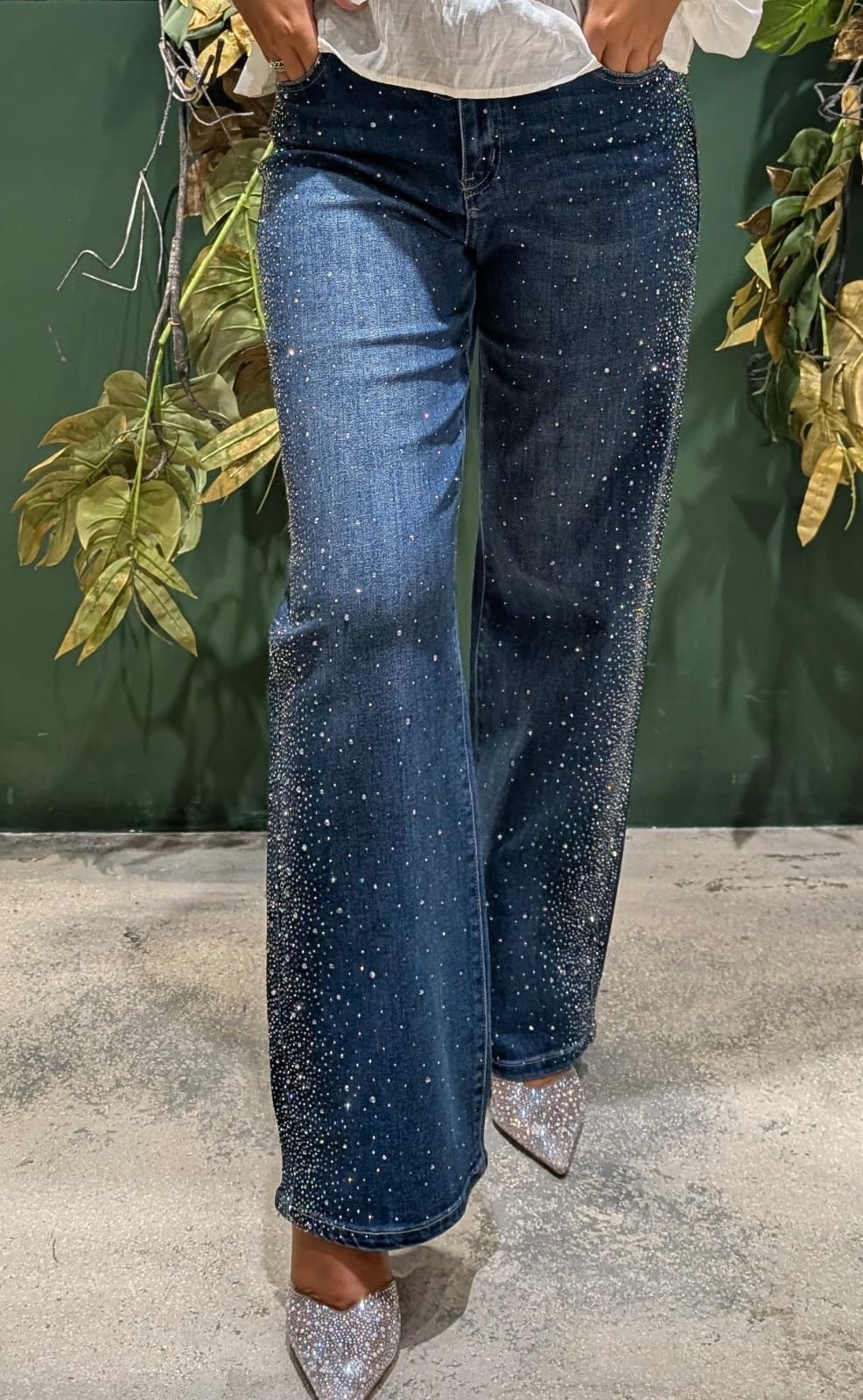 Jeans donna con strass gamba  tubolare
