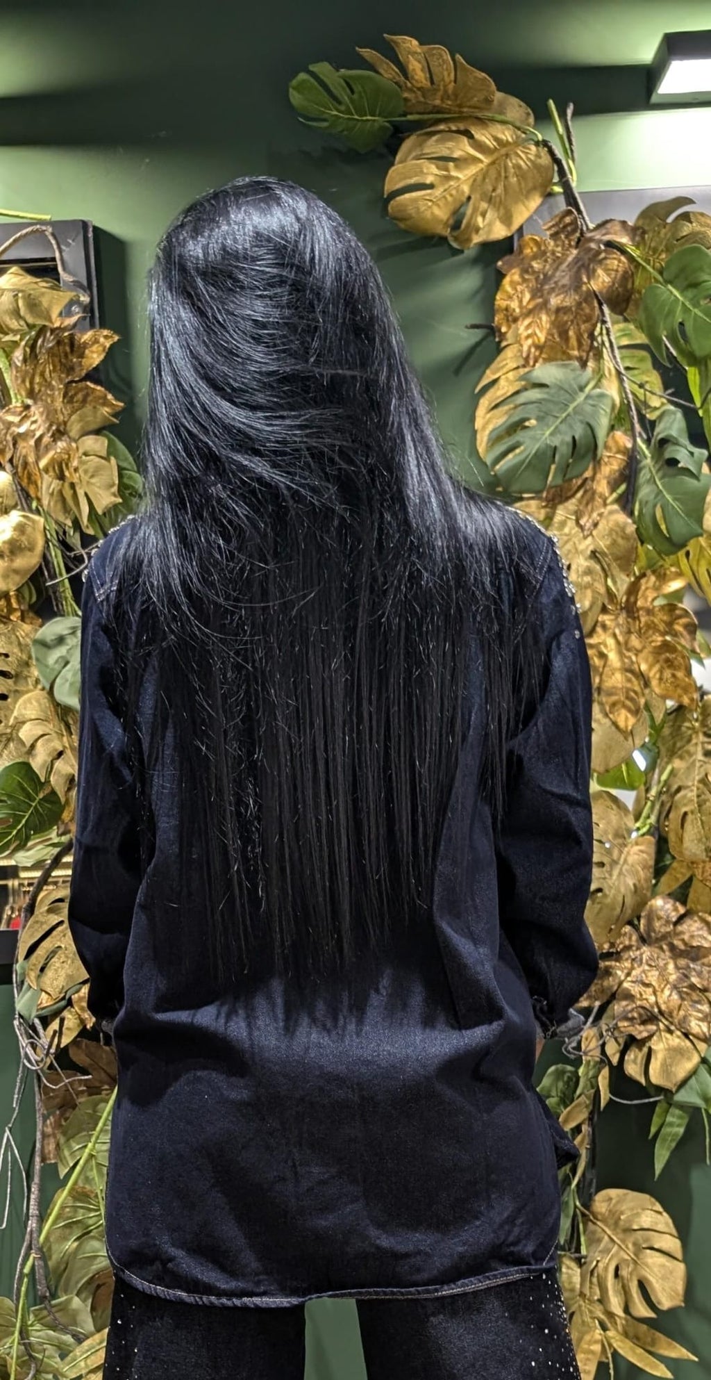 Camicia/ giacca jeans  lunga in vita , blu scuro con brillanti alle spalle