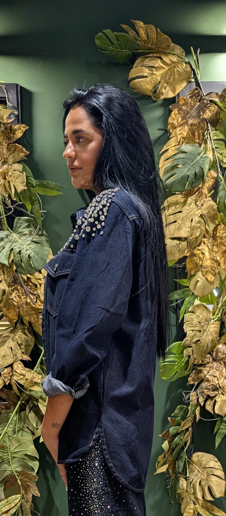 Camicia/ giacca jeans  lunga in vita , blu scuro con brillanti alle spalle